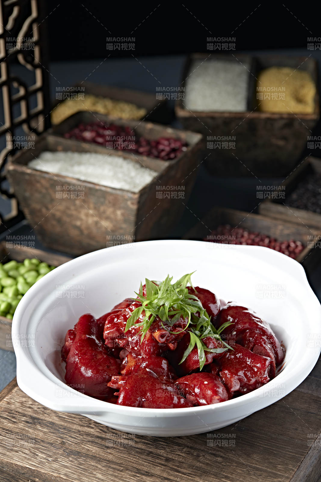 美味砂锅毛氏红烧猪蹄块