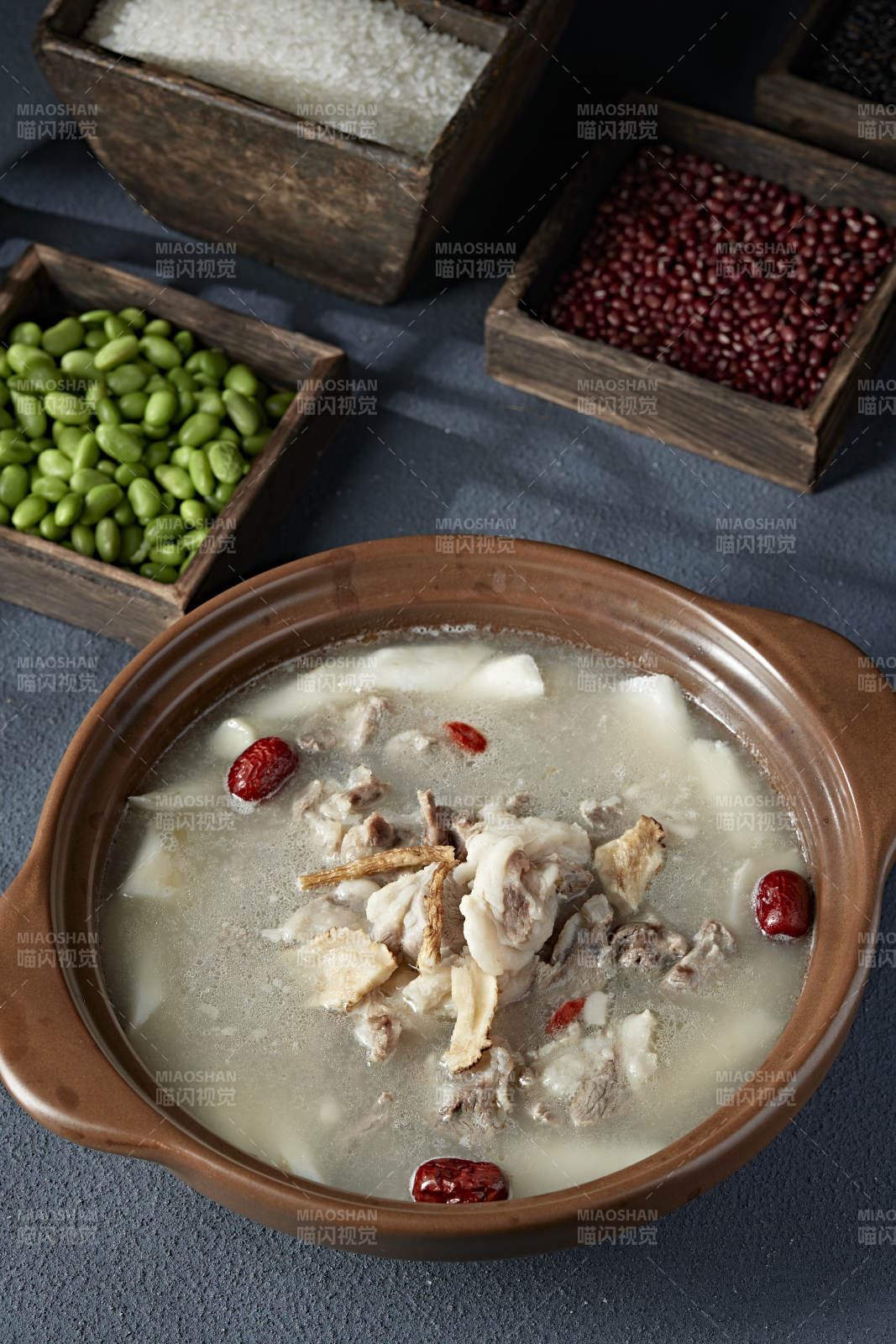 冬季滋补石锅山药枸杞党参红枣炖羊排