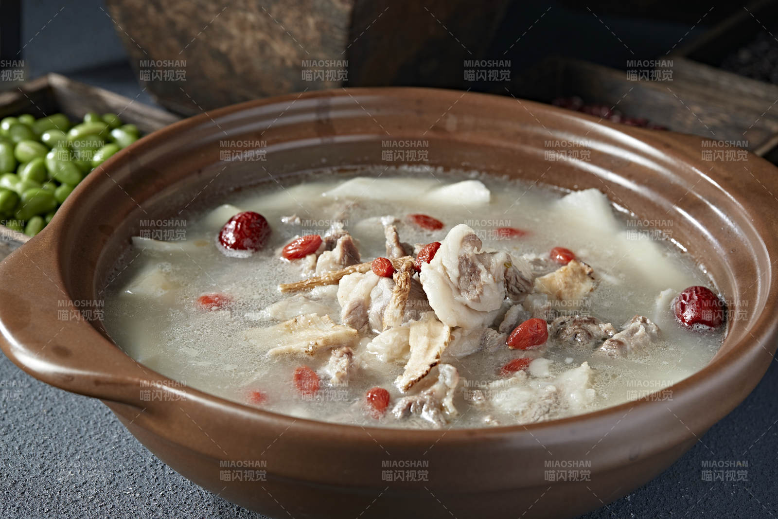 冬季滋补石锅山药枸杞党参红枣炖羊排