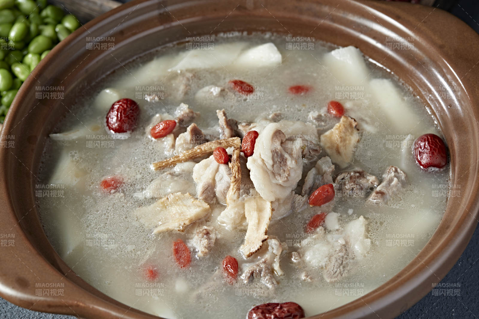 冬季滋补石锅山药枸杞党参红枣炖羊排