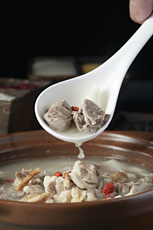 冬季滋补石锅山药枸杞党参红枣炖羊排