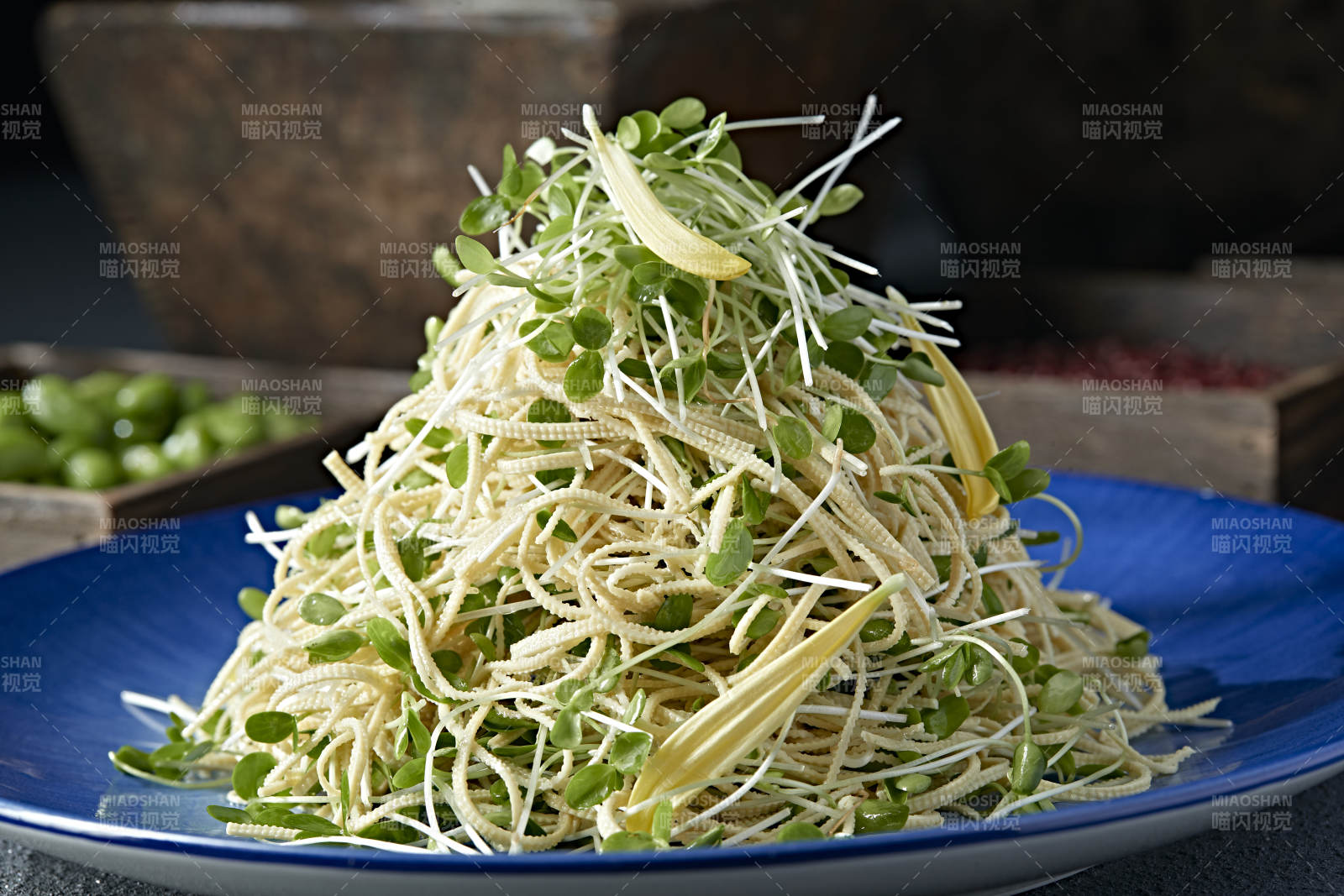 香椿苗凉拌干豆腐丝