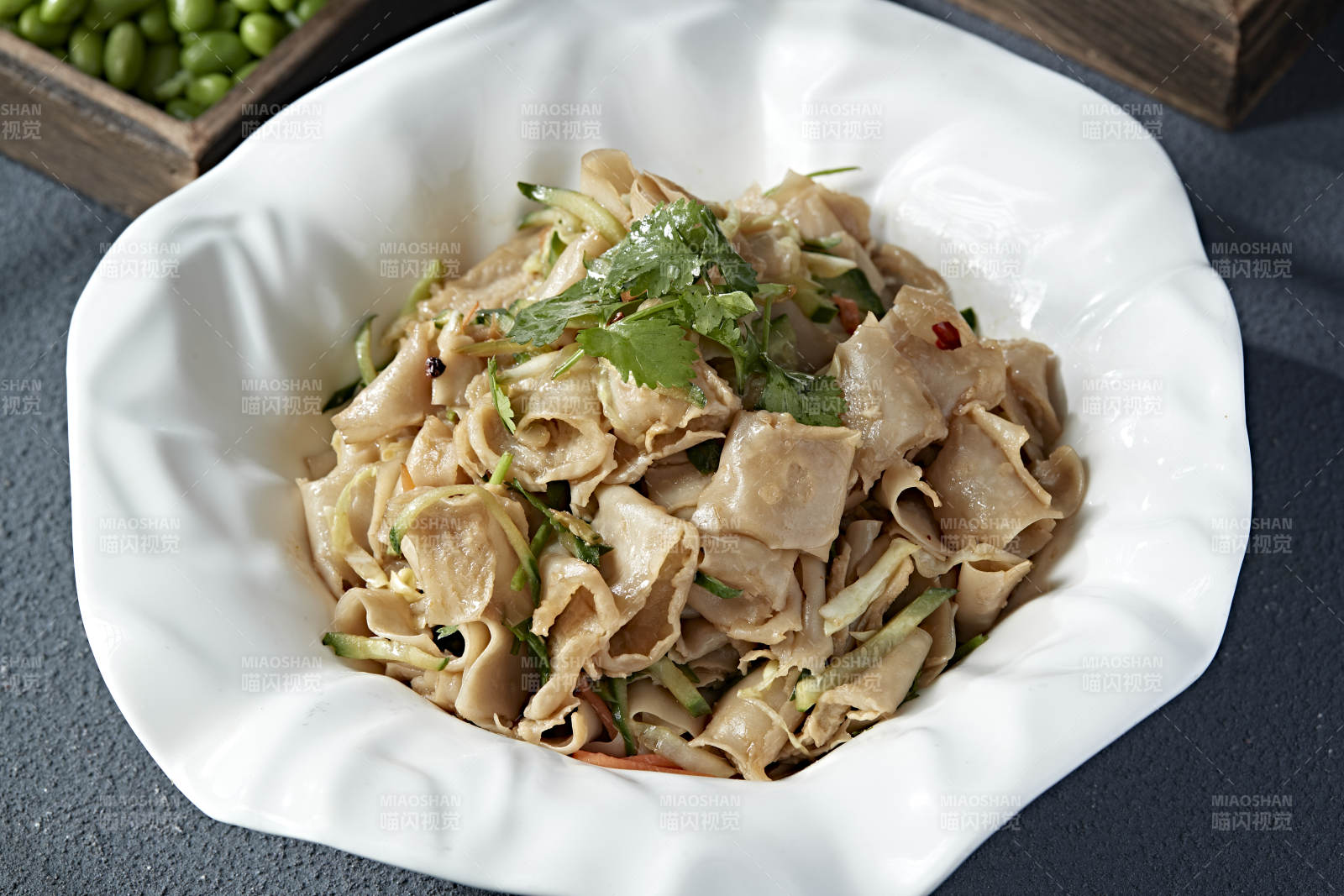 黄瓜丝香醋凉拌莜面窝窝