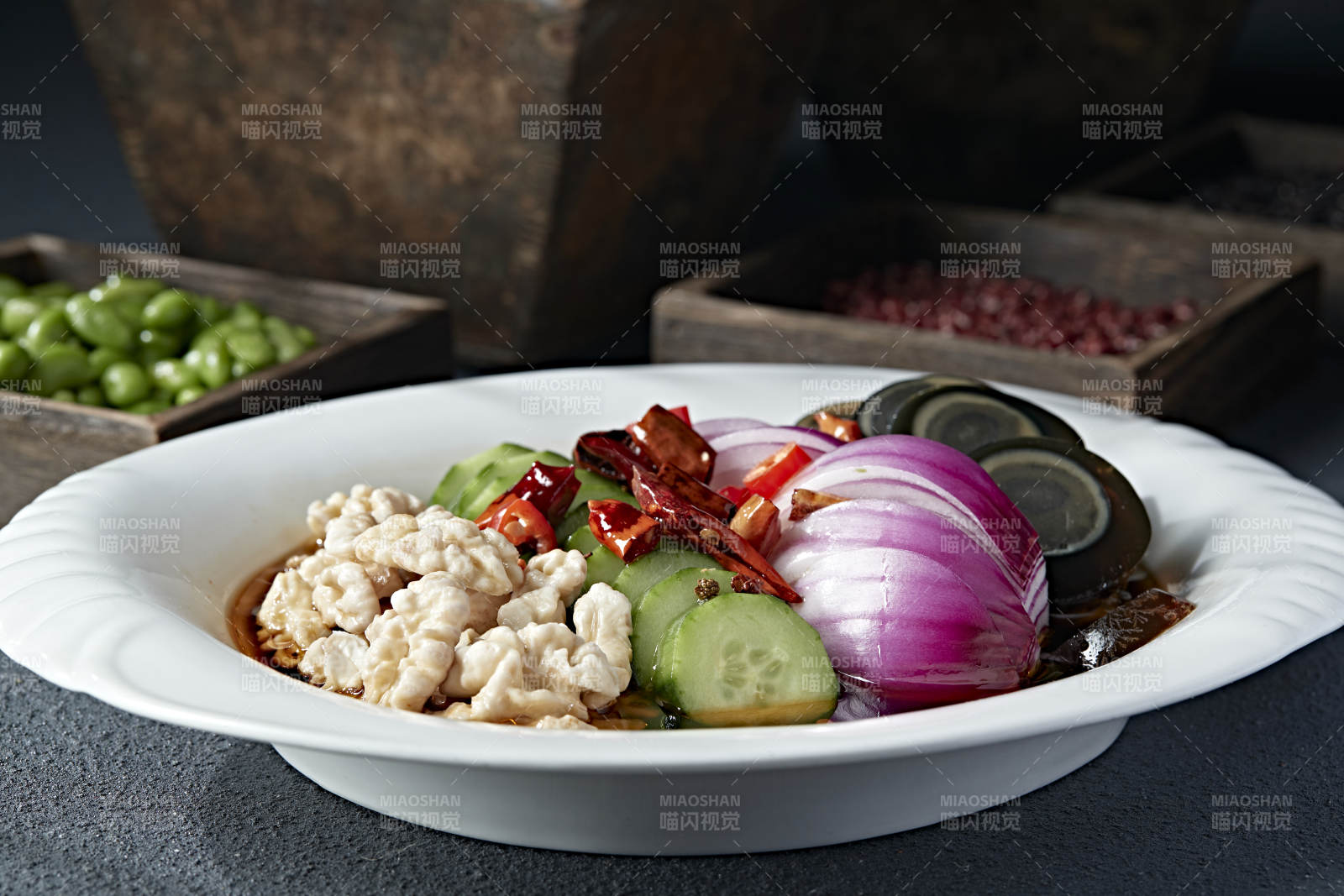 精美小涼菜老醋拌四樣花瓜洋蔥桃仁皮蛋