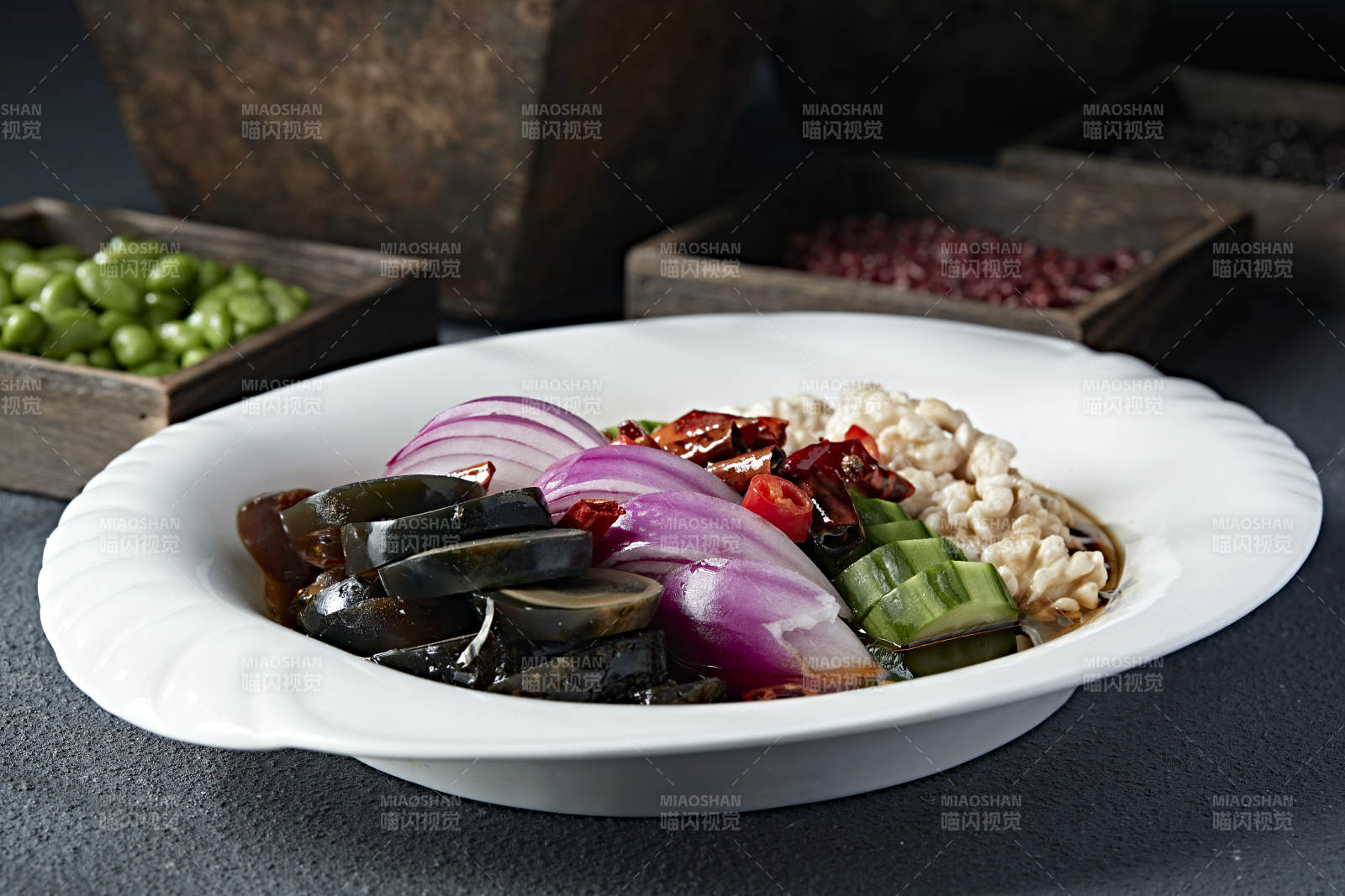 精美小涼菜老醋拌四樣花瓜洋蔥桃仁皮蛋