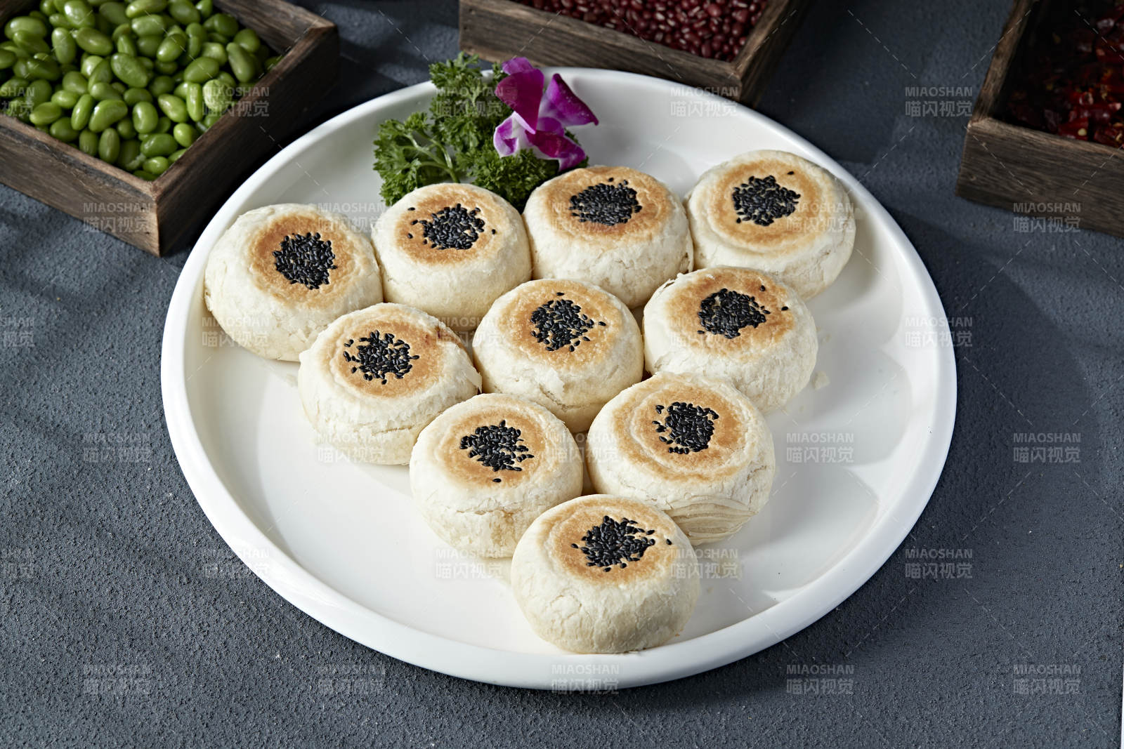 香烤肉馅黑芝麻酥皮饼