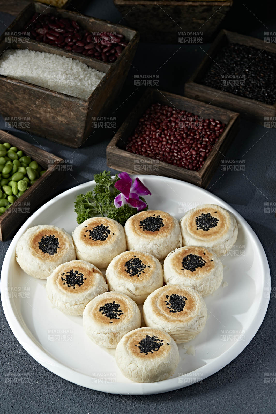 香烤肉馅黑芝麻酥皮饼