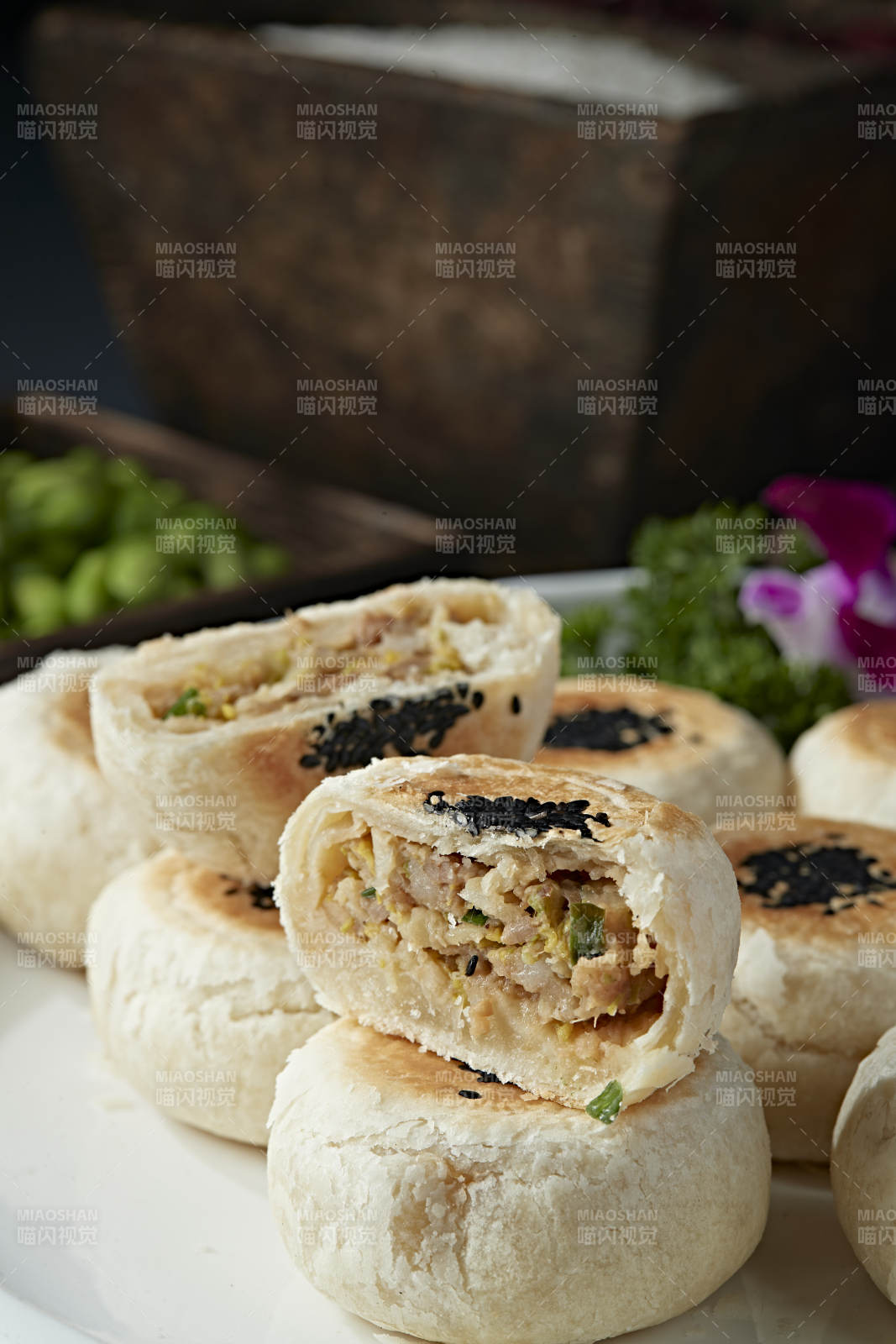 香烤肉馅黑芝麻酥皮饼