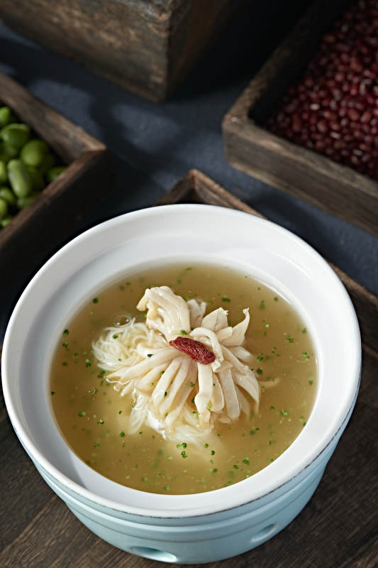 位菜营养滋补浓汤改刀菊花鲜鲍鱼