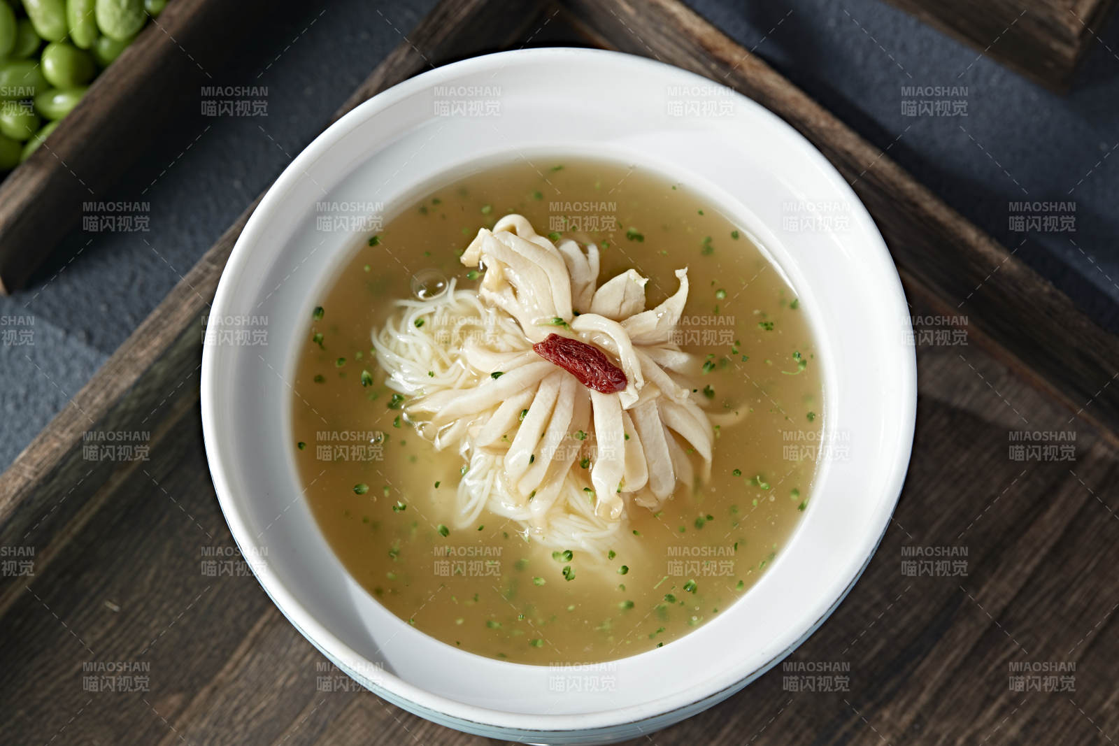 位菜营养滋补浓汤改刀菊花鲜鲍鱼