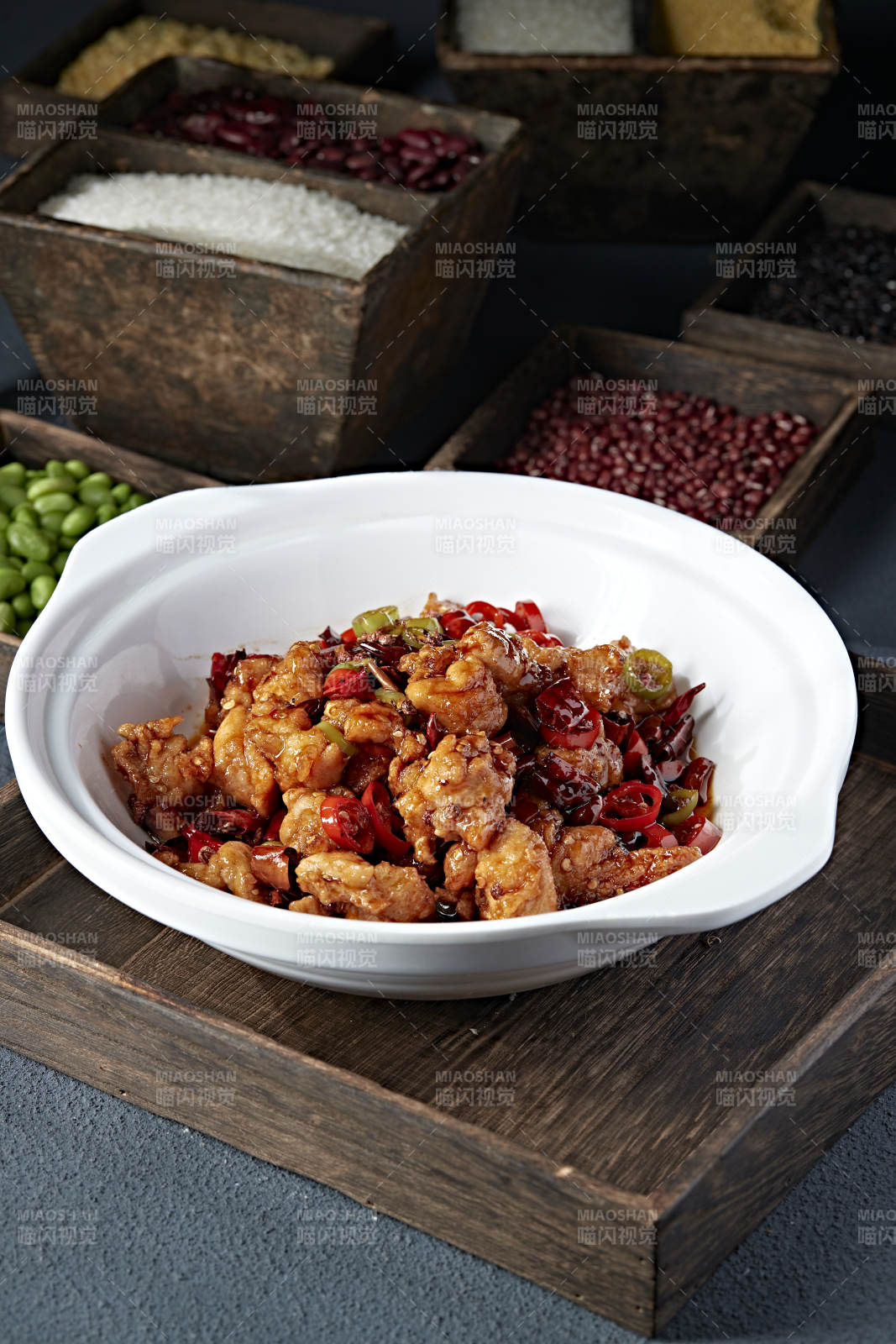 石锅红油双椒辣子鸡块