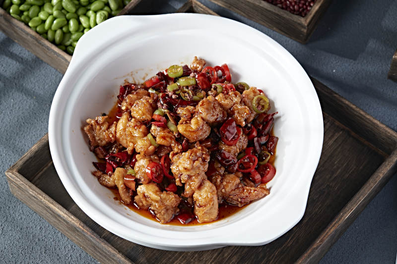 石锅红油双椒辣子鸡块