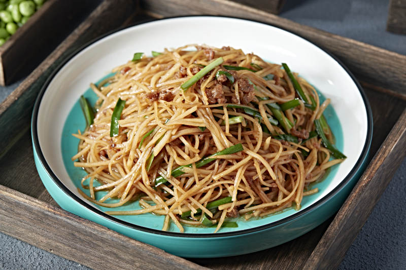 家常小炒美味韭菜肉沫土豆丝