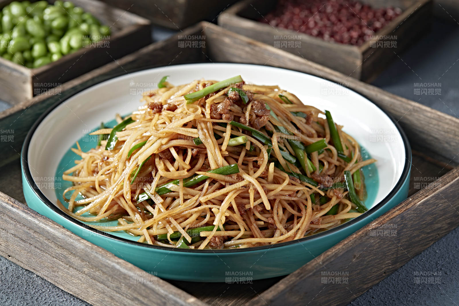 家常小炒美味韭菜肉沫土豆丝