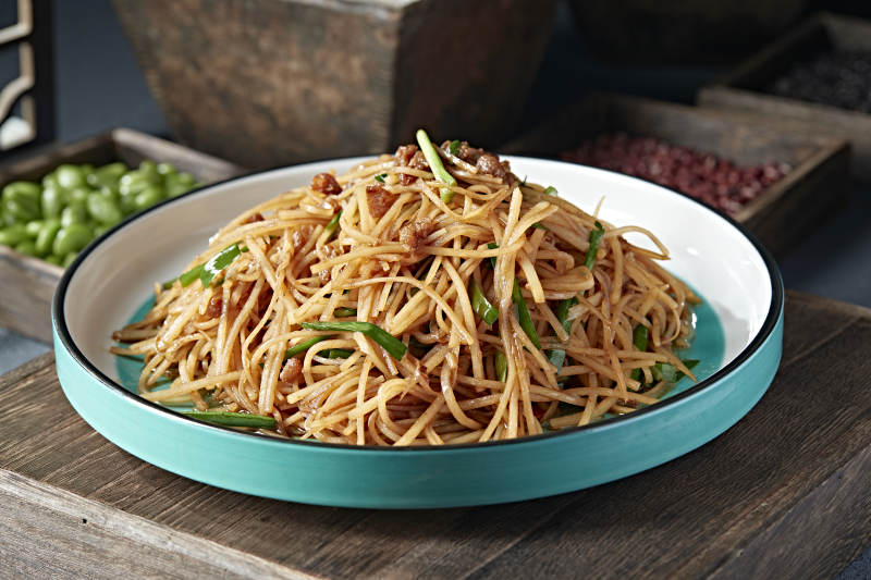 家常小炒美味韭菜肉沫土豆丝