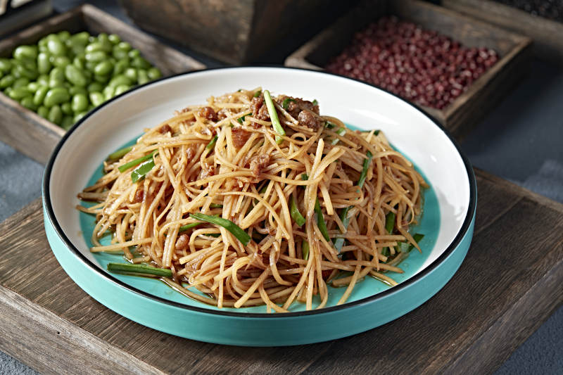 家常小炒美味韭菜肉沫土豆丝