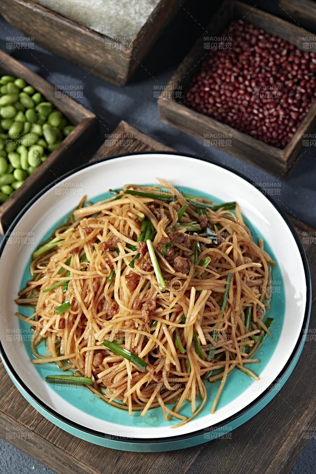 家常小炒美味韭菜肉沫土豆丝