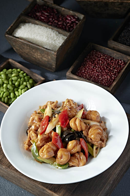 彩椒木耳葱香老大同过油肉炒花卷