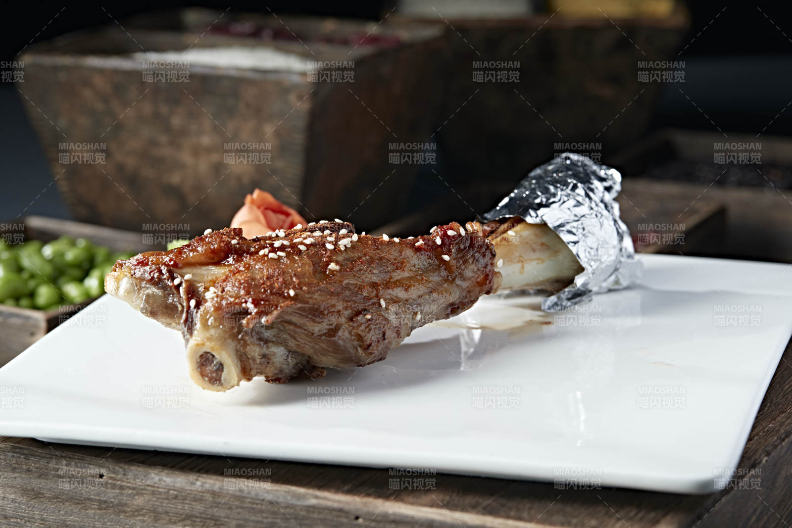 美味炭烤香辣风味小羊腿