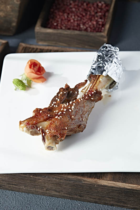 美味炭烤香辣风味小羊腿