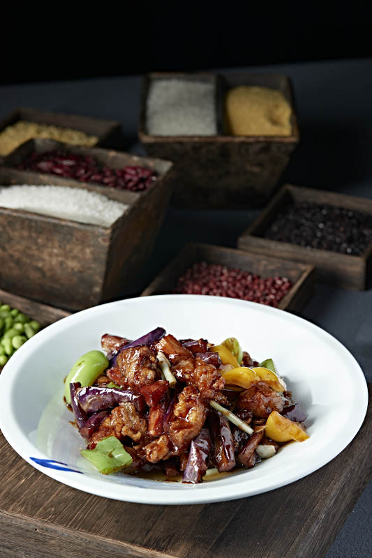 彩椒焦熘肉段烧茄条