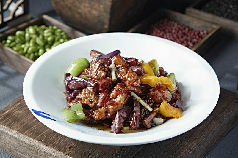 彩椒焦熘肉段烧茄条