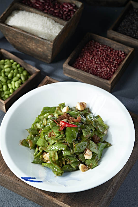 蒜香豆角爆炒青辣椒二荊條