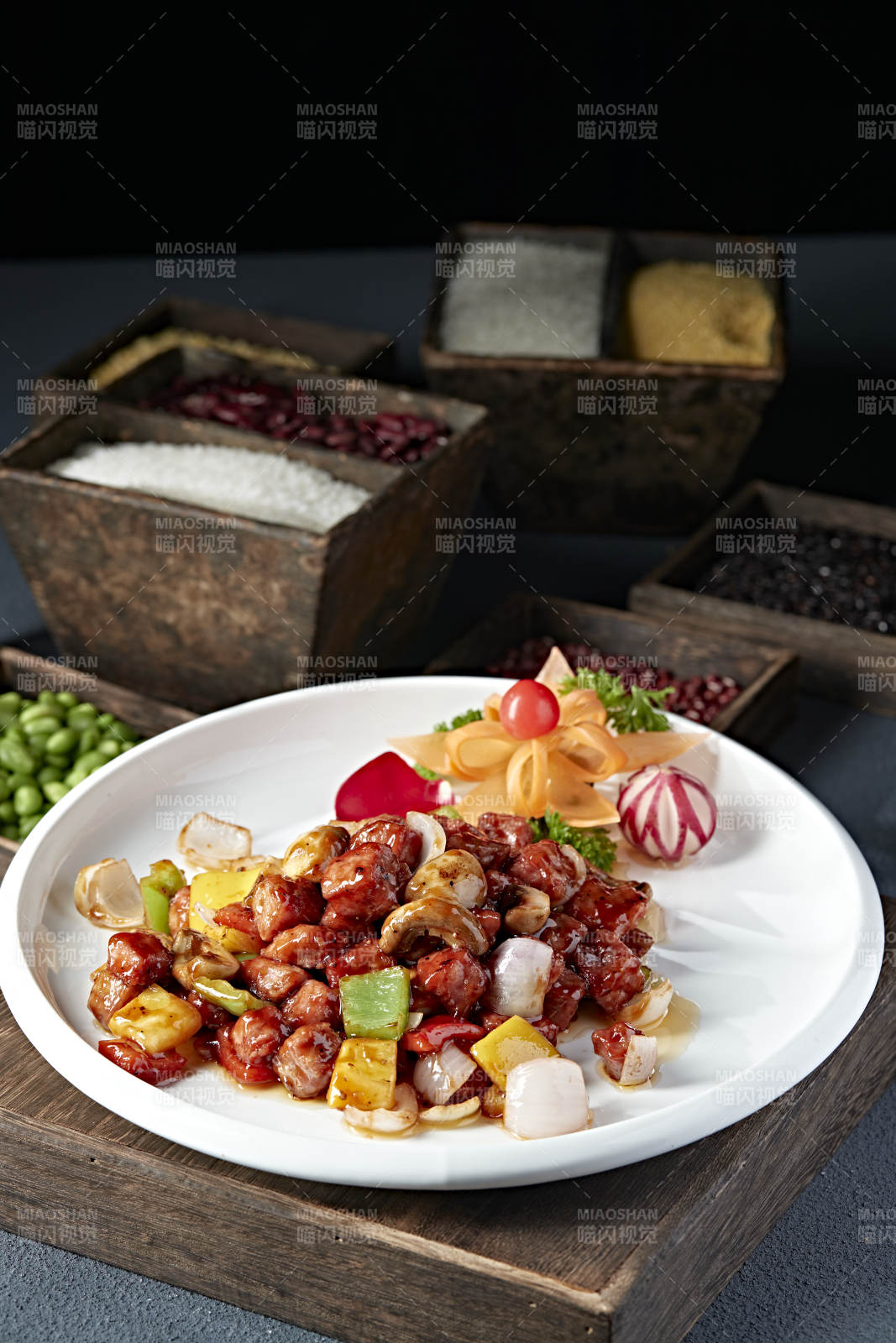 彩椒小洋葱口蘑酱爆牛仔粒