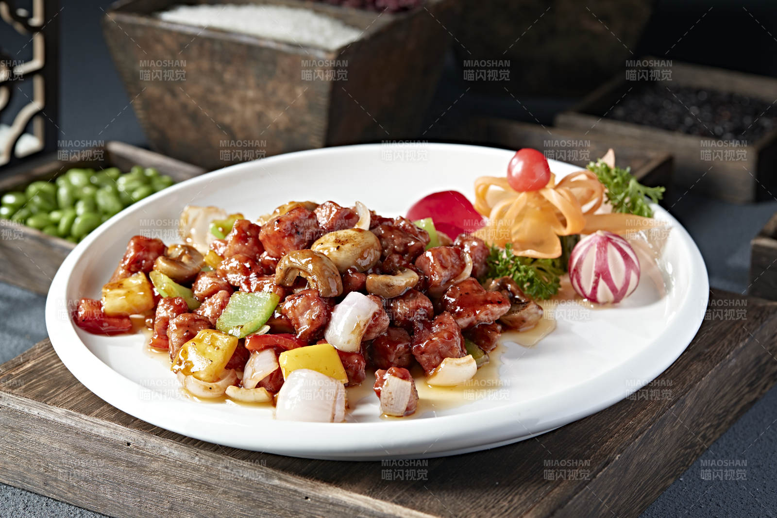 彩椒小洋葱口蘑酱爆牛仔粒