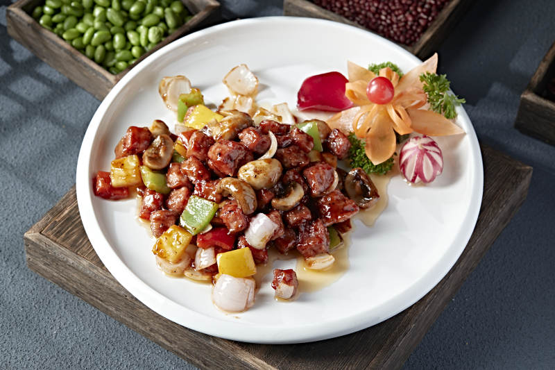 彩椒小洋葱口蘑酱爆牛仔粒