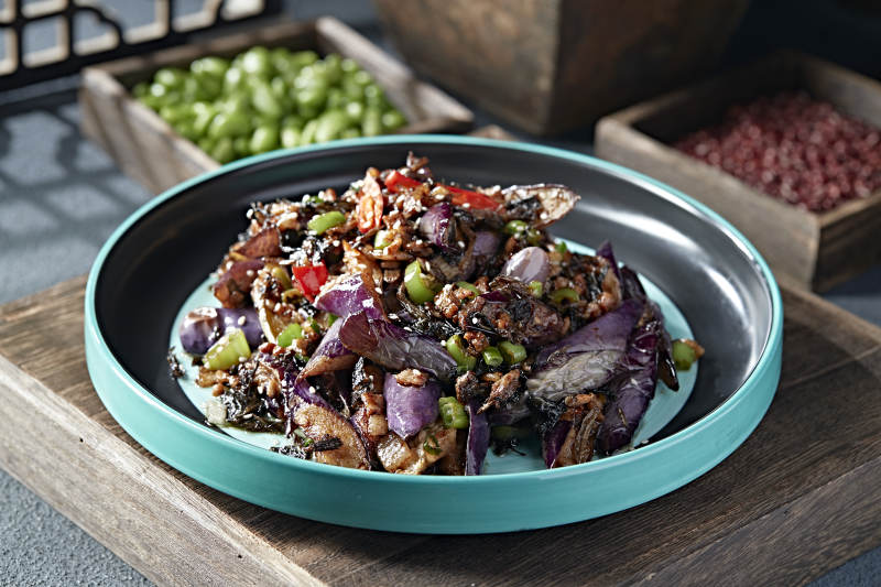 辣椒肉沫薄荷叶烧茄子