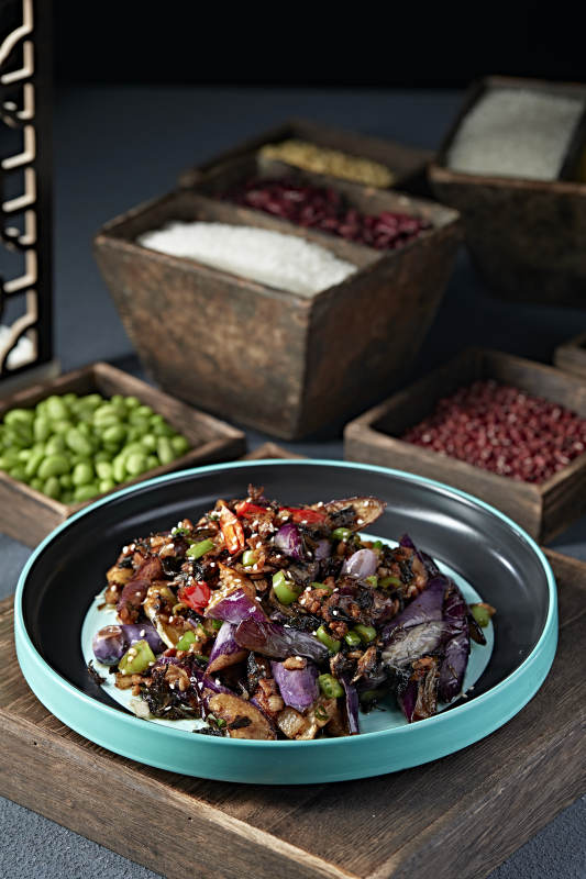 辣椒肉沫薄荷叶烧茄子