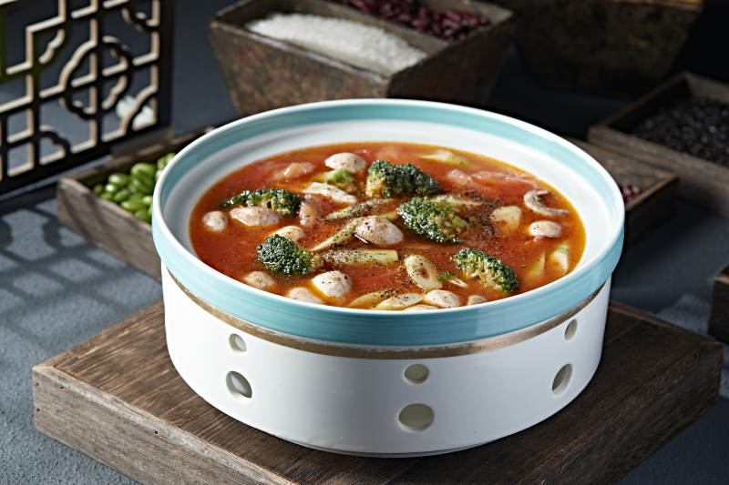 俄式风味番茄红汤西蓝花竹笋炖口蘑