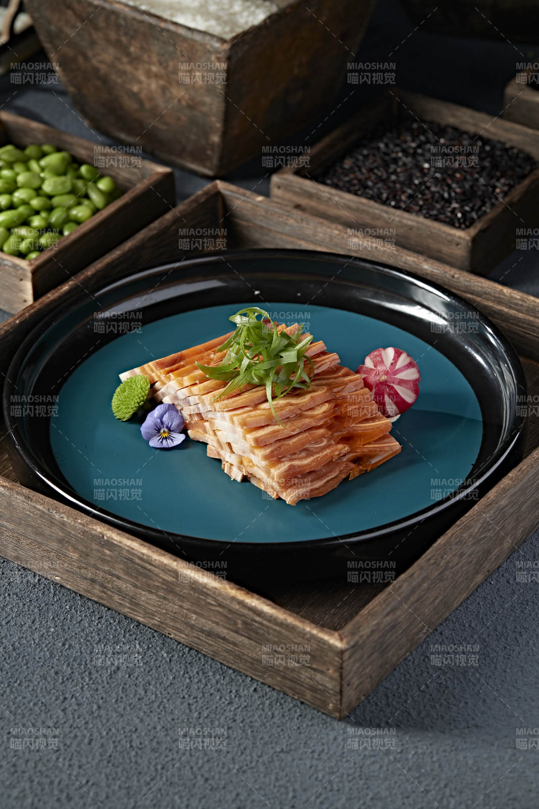 风味美食压猪耳丝皮冻切片