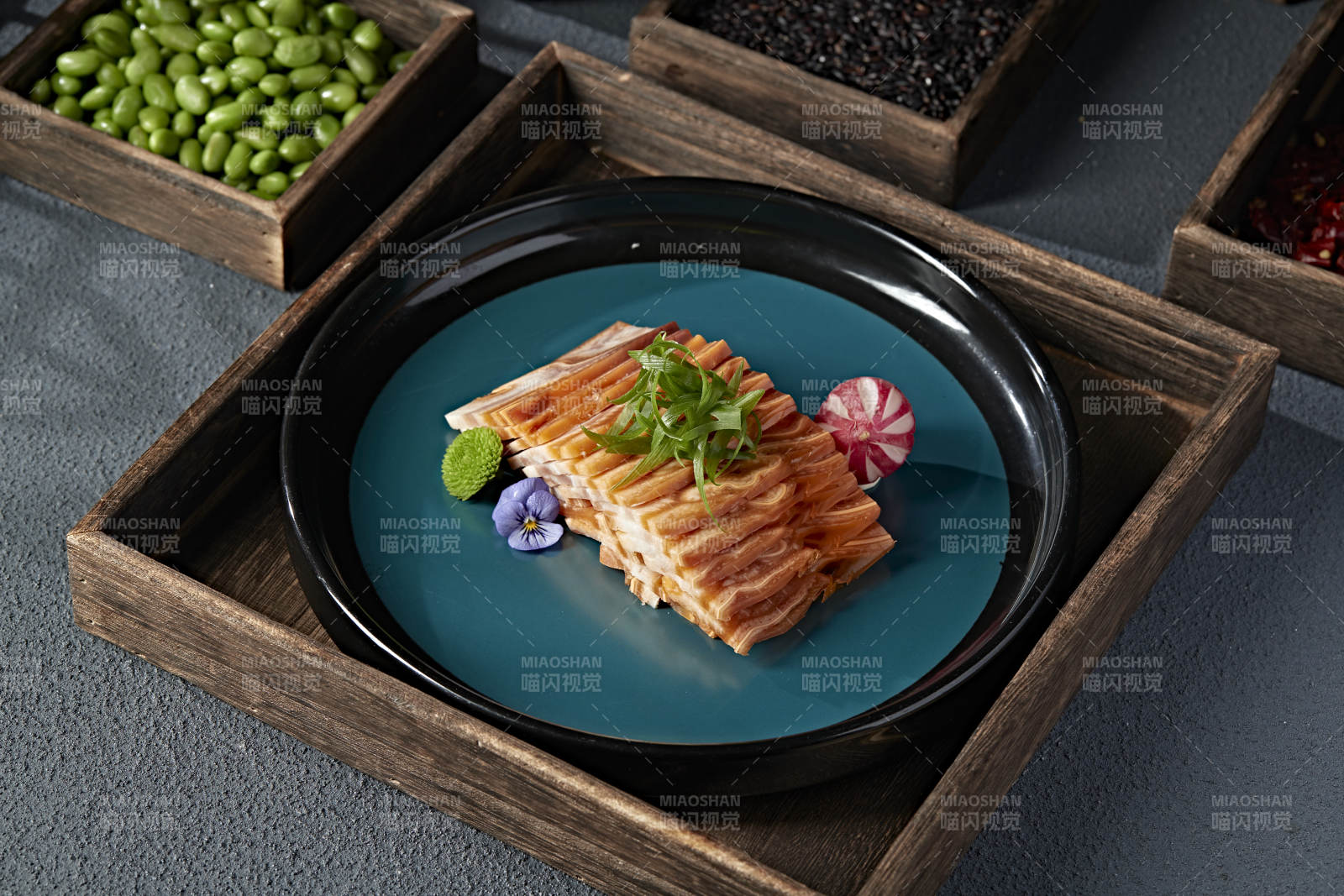 风味美食压猪耳丝皮冻切片