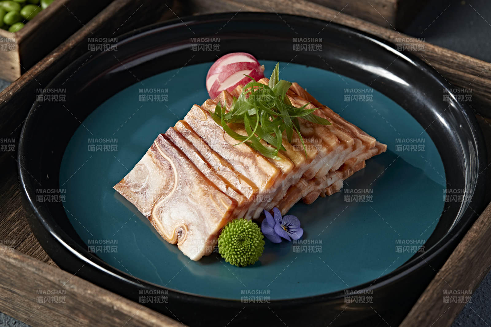 风味美食压猪耳丝皮冻切片