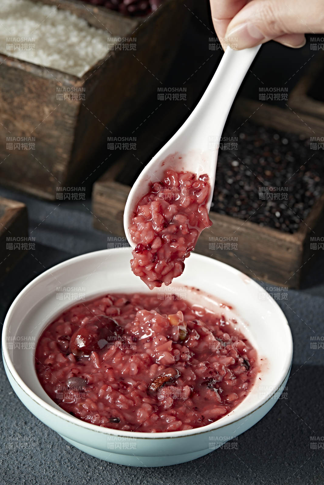 美味营养红豆薏米红枣杂粮粥