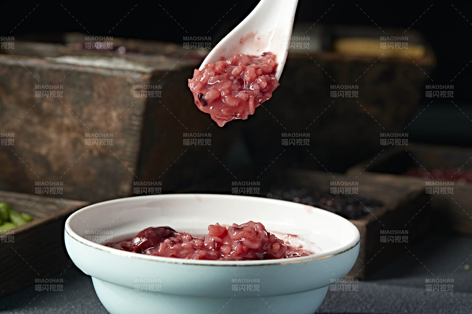 美味营养红豆薏米红枣杂粮粥