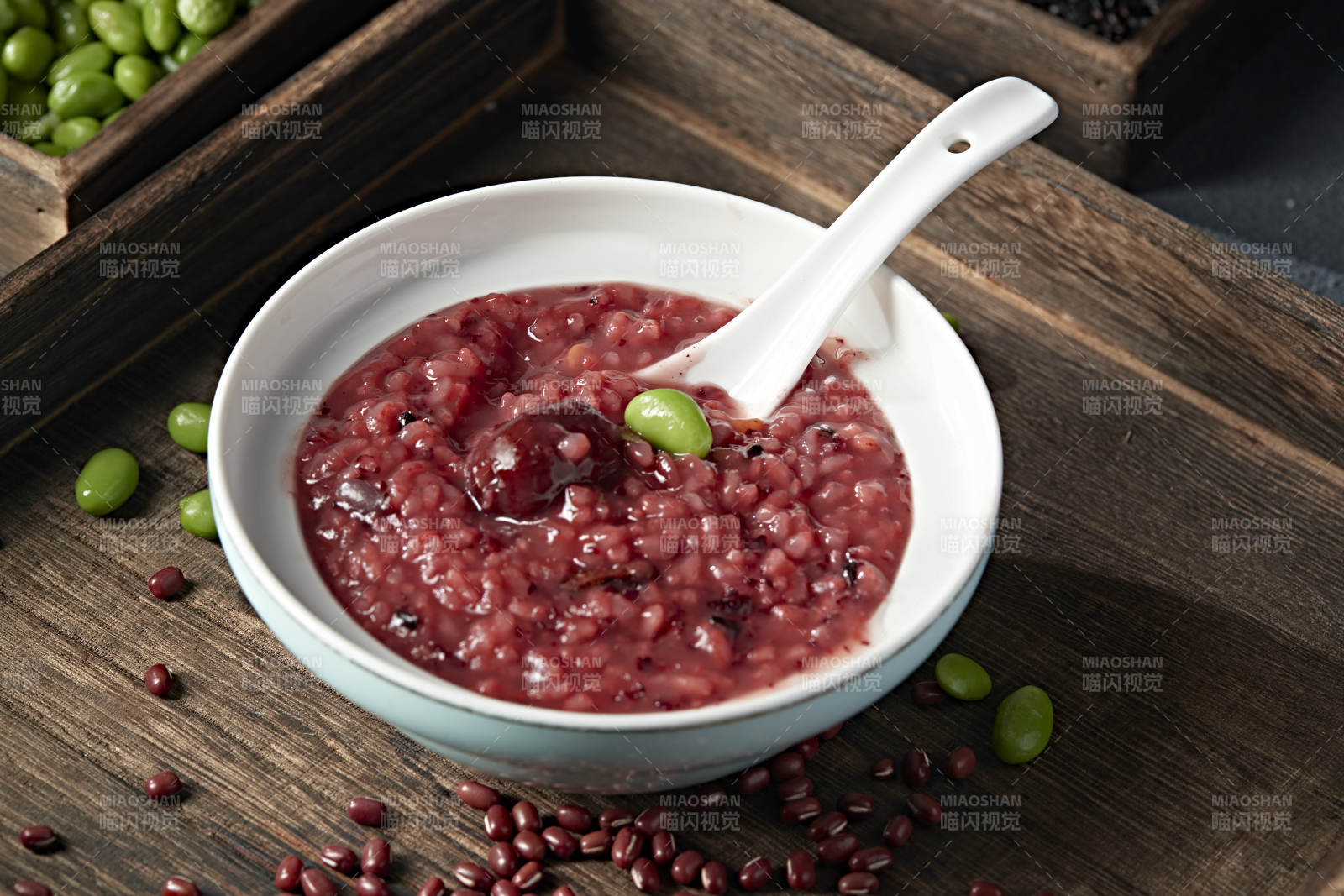 美味营养红豆薏米红枣杂粮粥