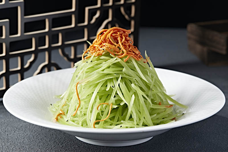 精美凉菜虫草花巧拌卤笋丝