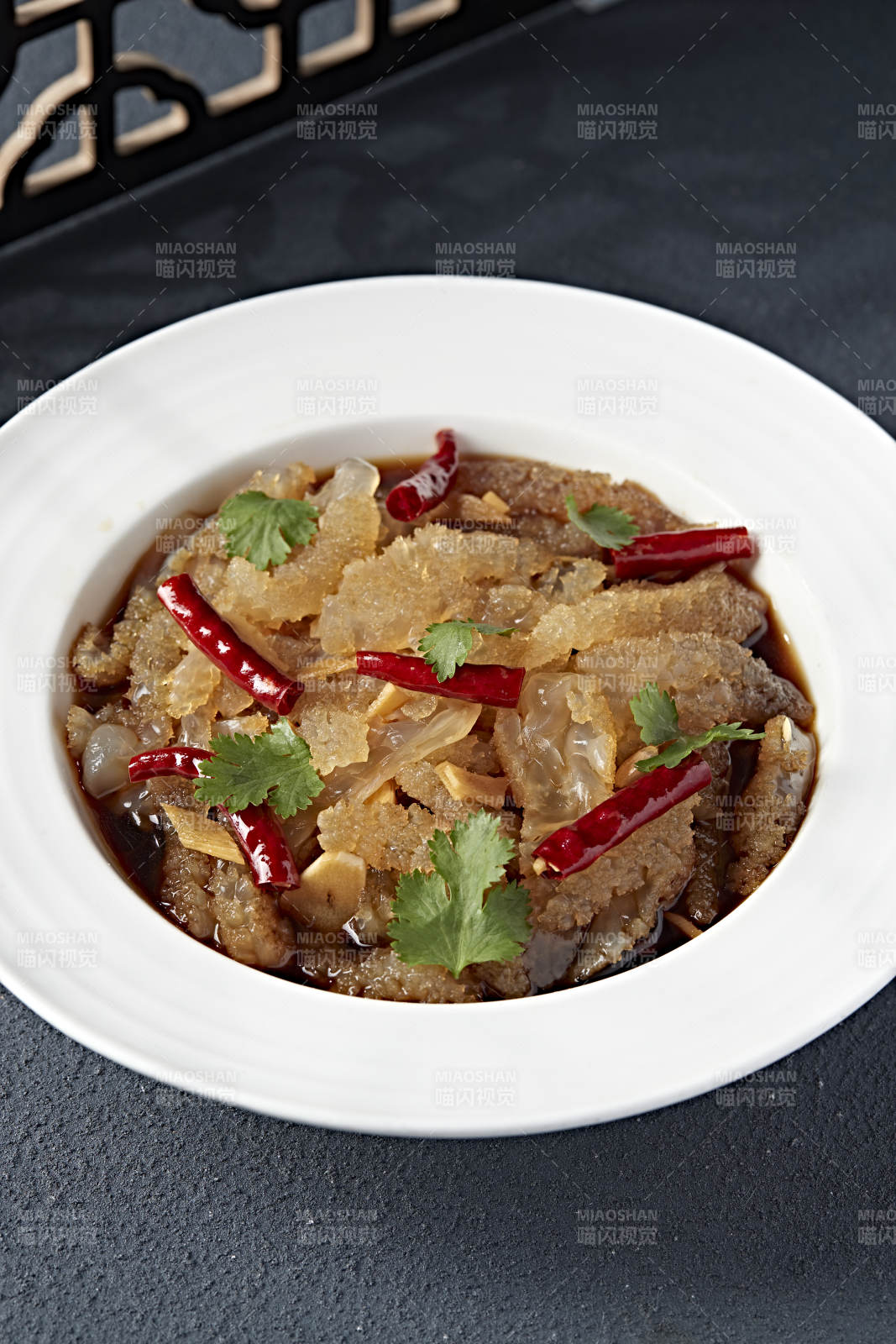 美味凉菜香辣老醋蛰头-摄影图