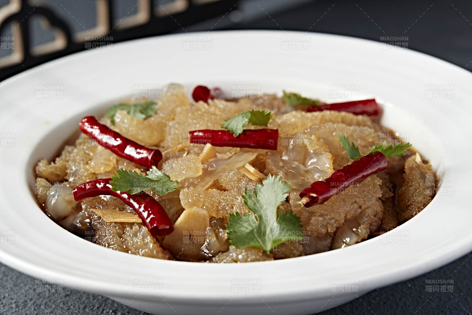 美味凉菜香辣老醋蛰头-摄影图