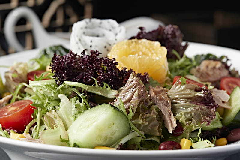 金枪鱼时蔬果蔬大拌菜