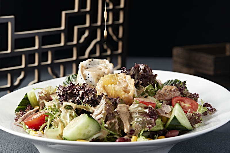 金枪鱼时蔬果蔬大拌菜