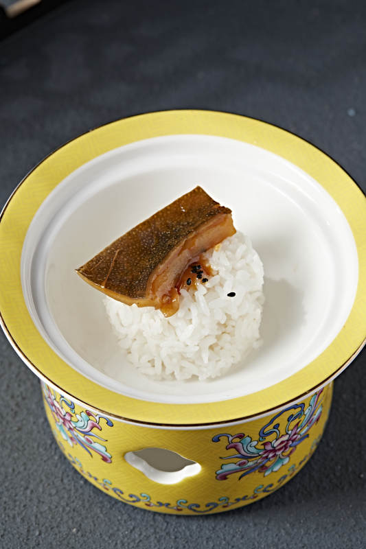 红烧甲鱼裙边配白米饭