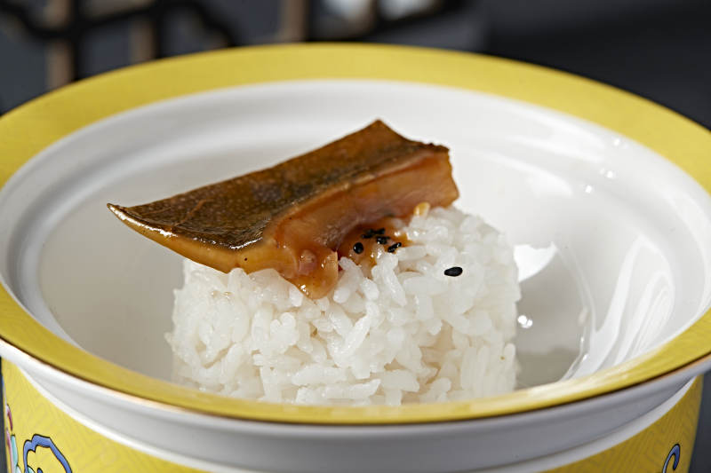 红烧甲鱼裙边配白米饭