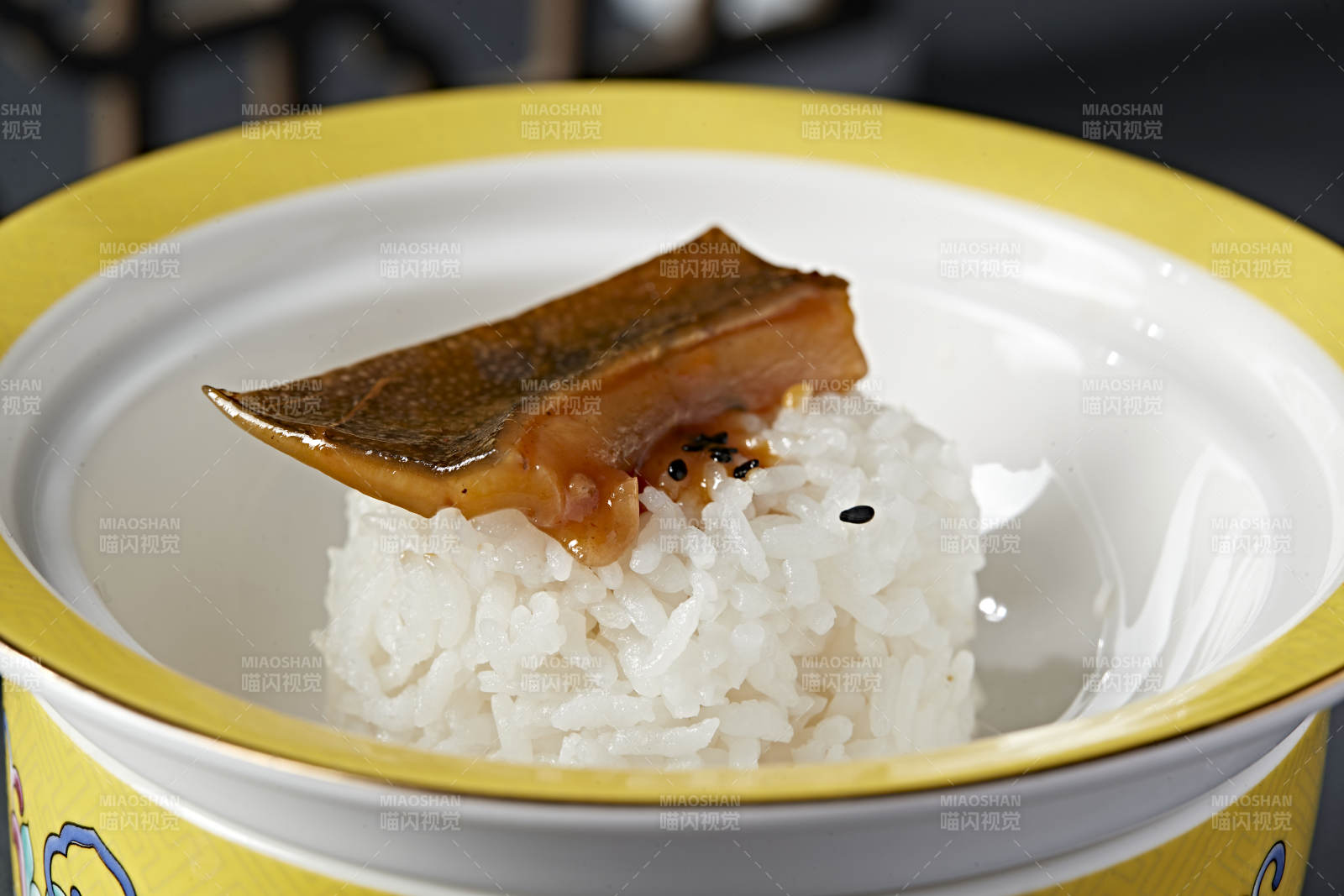 红烧甲鱼裙边配白米饭