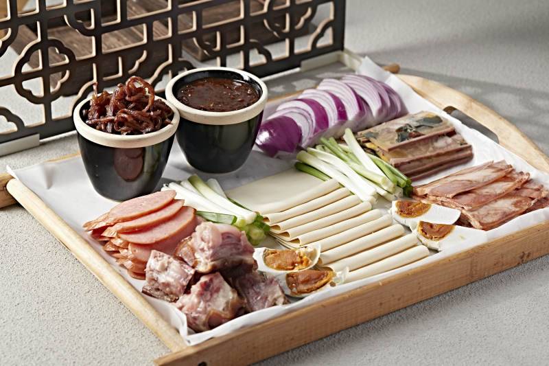 下酒卤味荤菜蘸酱菜大拼盘