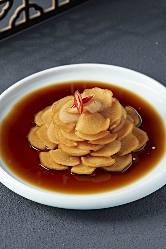 美味凉菜捞汁醋腌萝卜皮