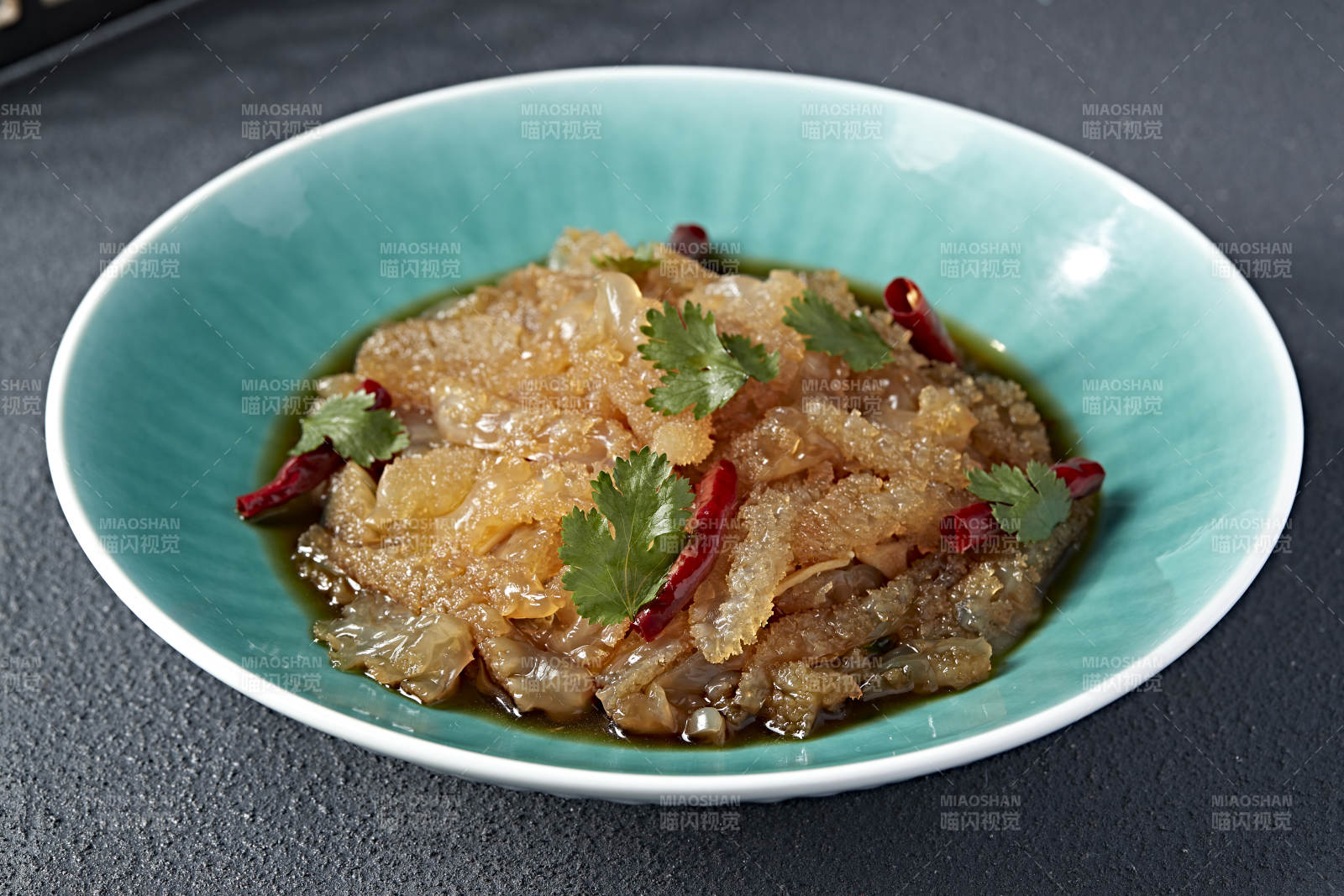 美味凉菜香辣老醋蛰头-摄影图